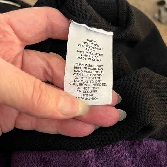 a.n.a.A NEW APPROACH size medium black sweater with sequined decor on fr… - Picture 7 of 9